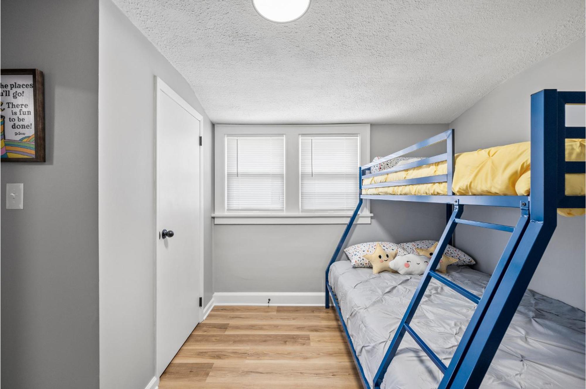 Amazing Parma Home King Bed Full Office Room Экстерьер фото